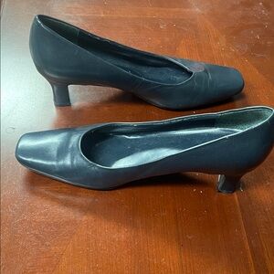 Easy Spirit Classic Black Heels